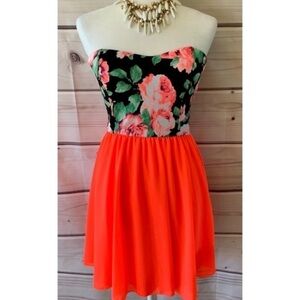 NWOT Filly Flair Floral Sheath Strapless Dress